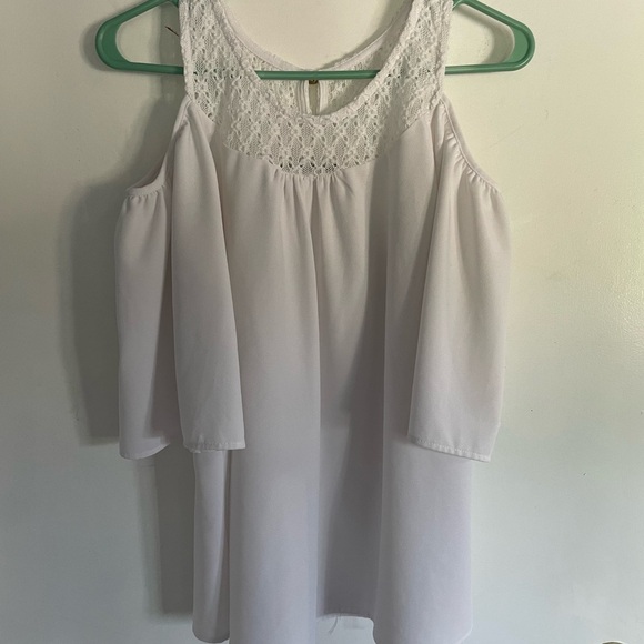 Avon Signature Collection White Lace Cold Shoulder Top / blouse in small petite - Picture 1 of 12